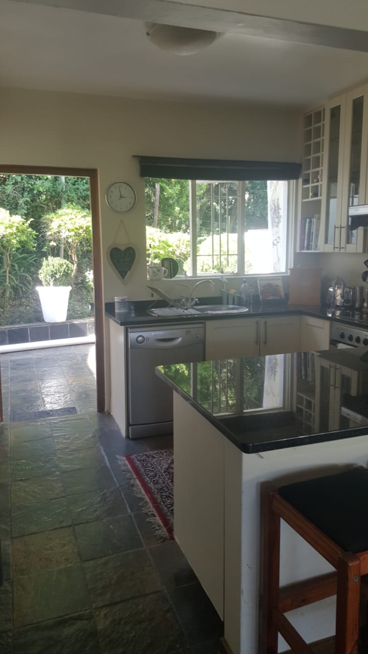 To Let 2 Bedroom Property for Rent in Beacon Bay Eastern Cape